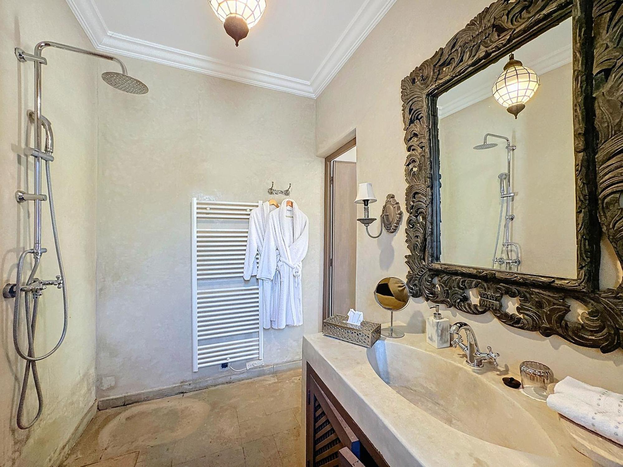 Luxury Villa Paschmina Урика Екстериор снимка